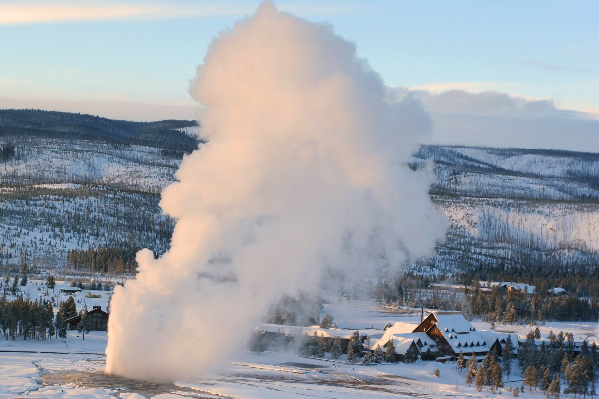 Can I Visit Yellowstone In The Winter Visit Jackson Hole